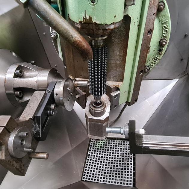 CNC Gear Cutting Machine