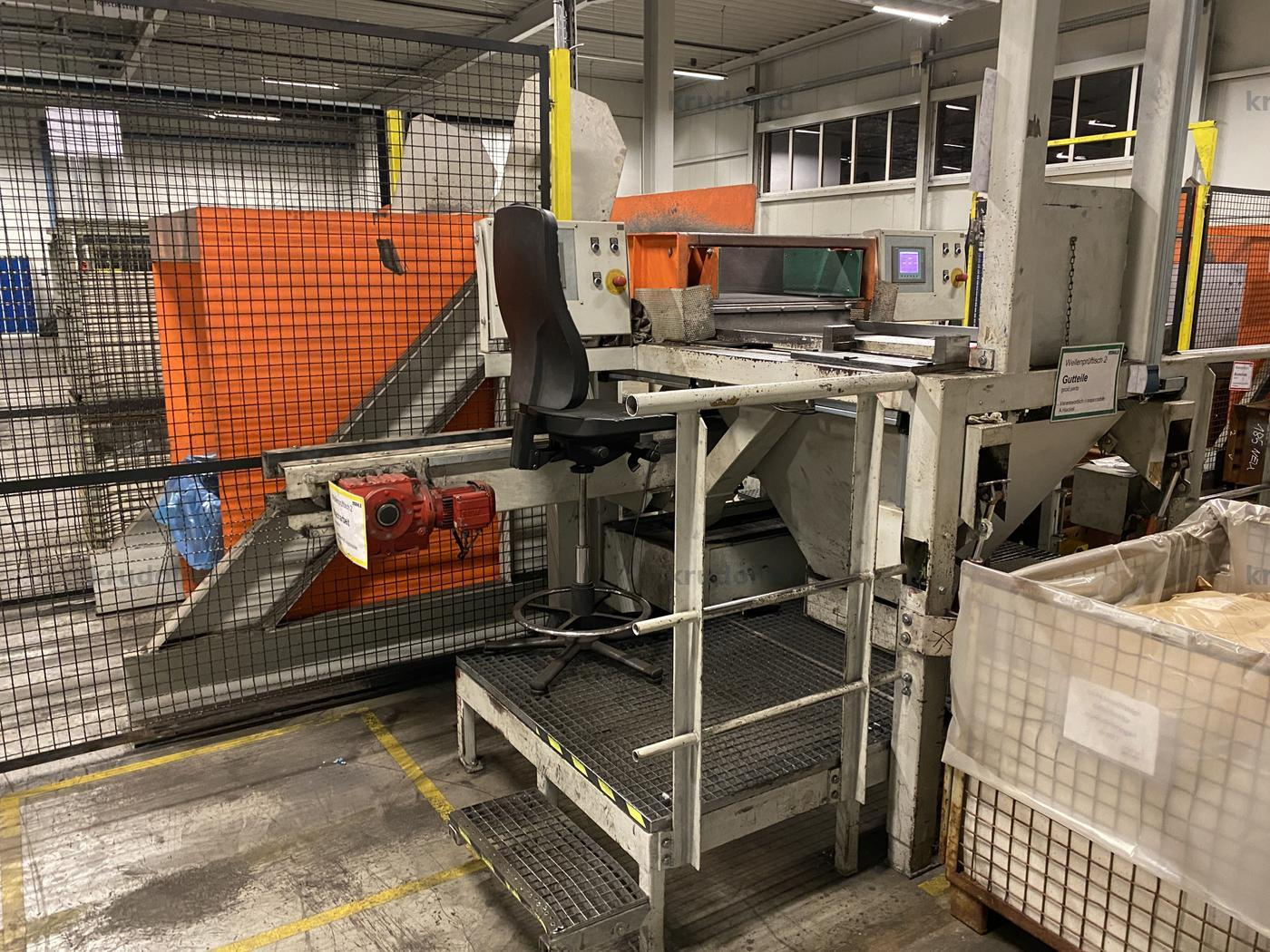 Shaft test table for manual surface testing