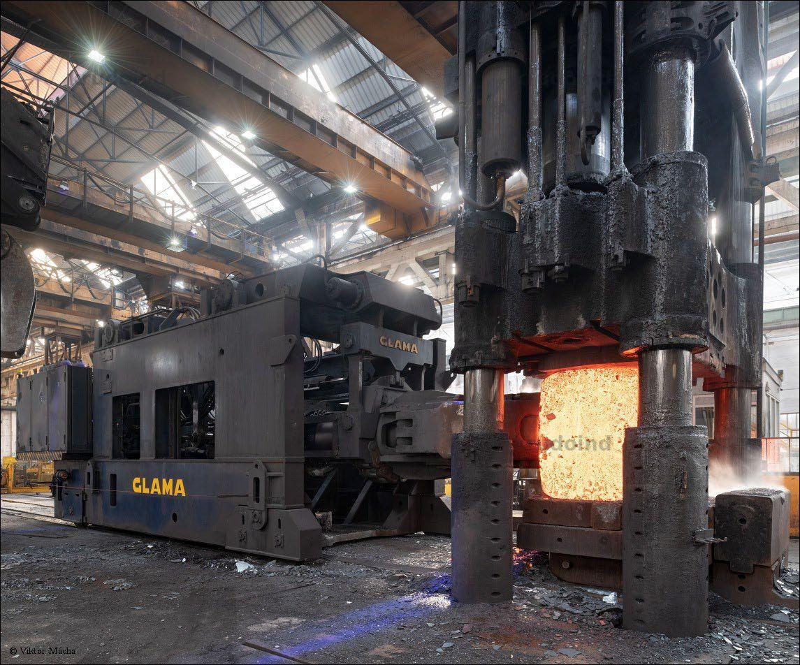 HYDRAULIC HOT FORGING PRESS