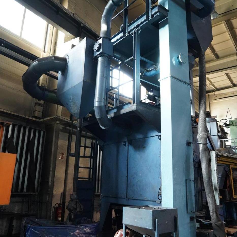 Troughed belt blasting machine