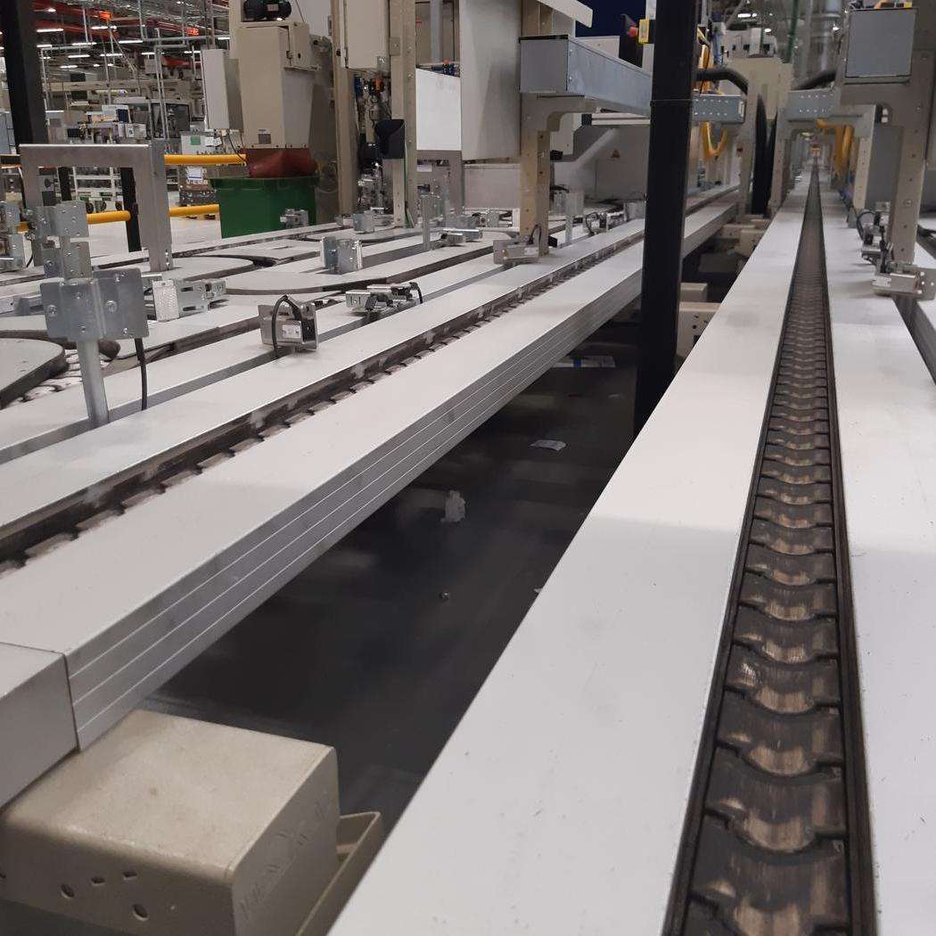 Pallet conveyor system